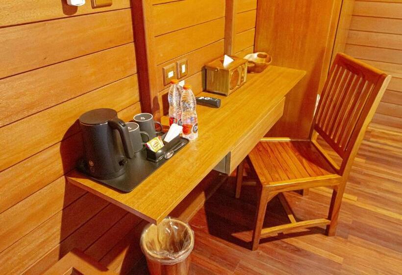 디럭스 룸, Point Of View Hotel & Resort Majalengka