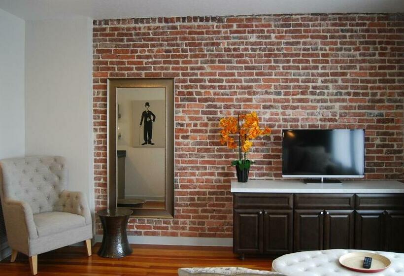 جناح إدارى, Artisan Downtown