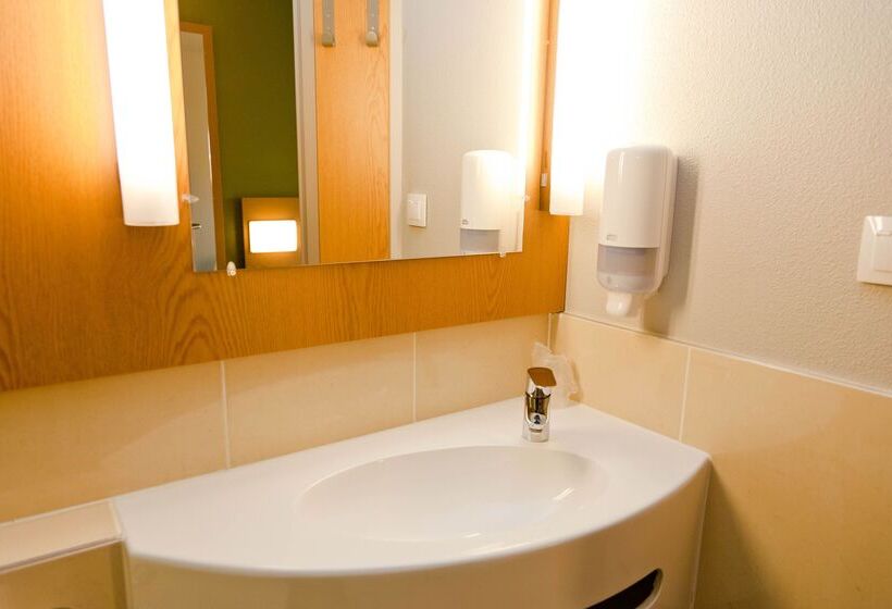 Номер Стандарт, B&b Hotel Wrocław Centrum