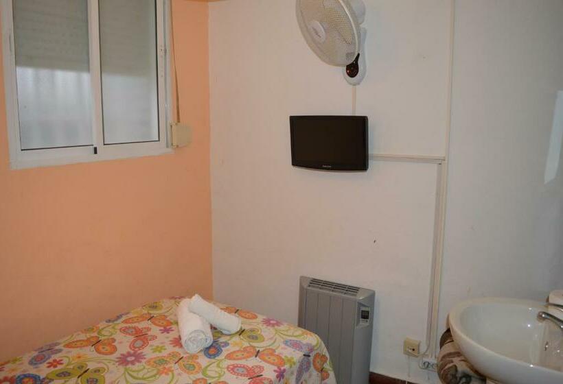 标准单人间共用浴室, Doña Carmen