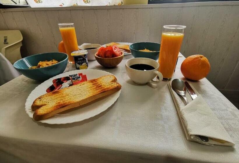 标准单人间共用浴室, Doña Carmen