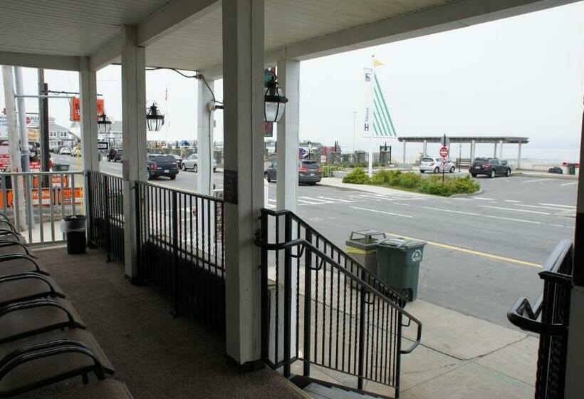 غرفه قياسيه سريرين مزدوجين, Hillcrest Inn