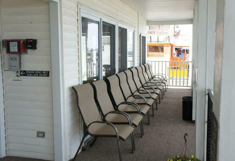 غرفة قياسية, Hillcrest Inn