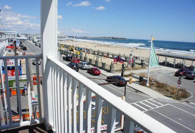 غرفة قياسية مطلّة علي البحر مزوَّدة بشُرفة, Hillcrest Inn