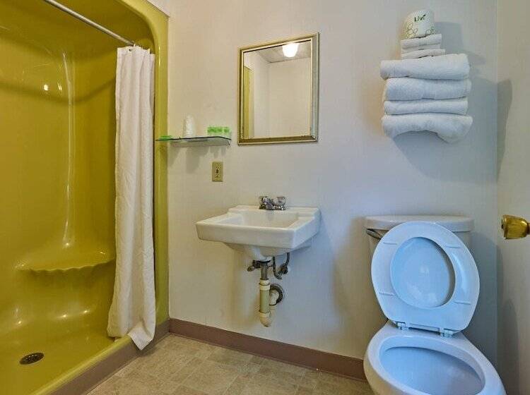 غرفة قياسية, Hillcrest Inn