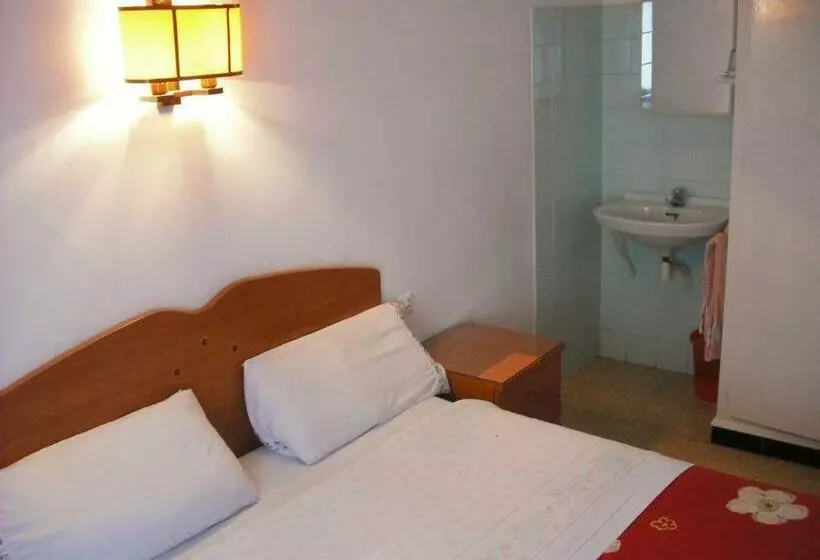 اتاق استاندارد با سرویس بهداشتی مشترک, Hostal Cassa