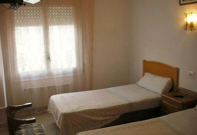 اتاق استاندارد با سرویس بهداشتی مشترک, Hostal Cassa
