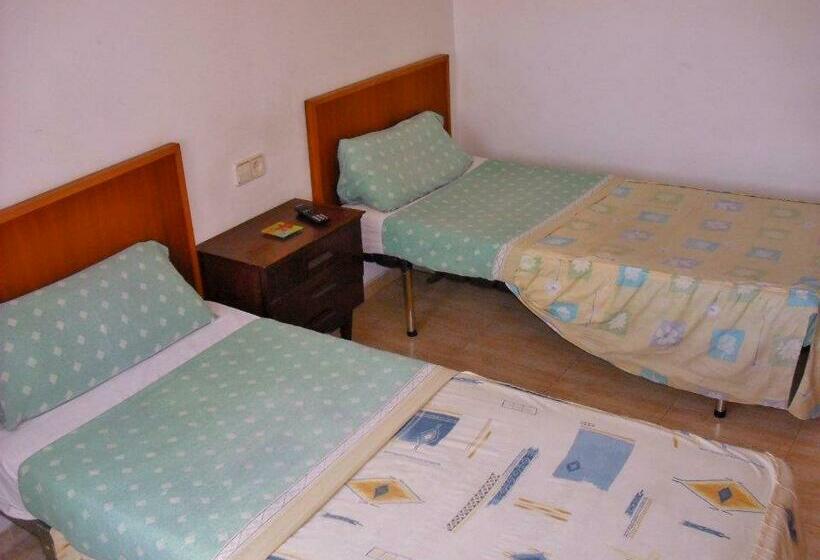 带共用浴室的标准房间, Hostal Cassa