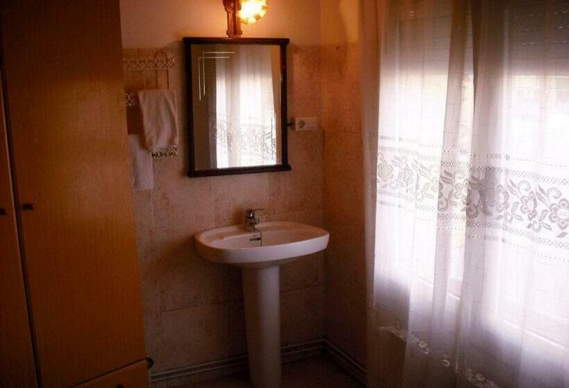 Номер Стандарт Совместная Ванная, Hostal Cassa