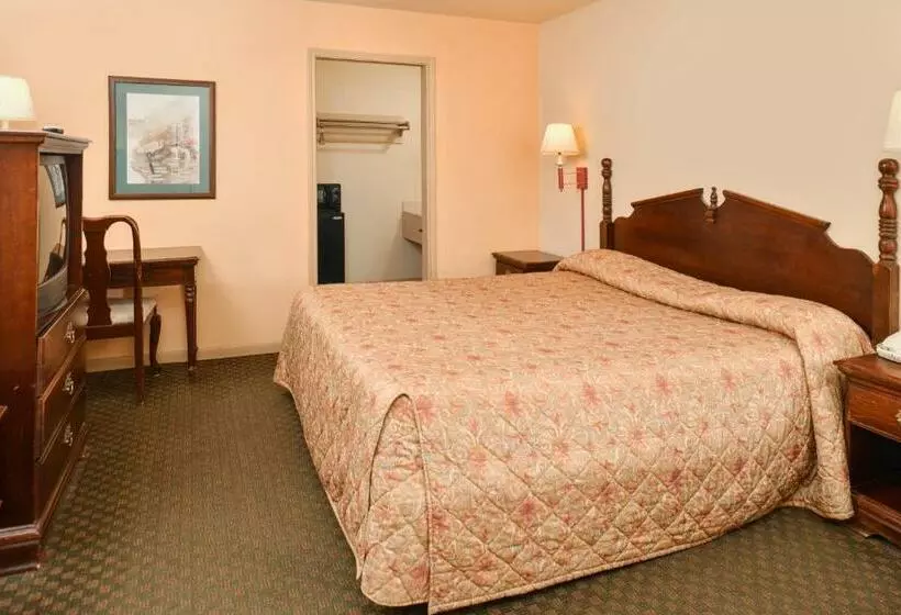 キングサイズベッドのスタンダードルーム, Howards Inn Motel