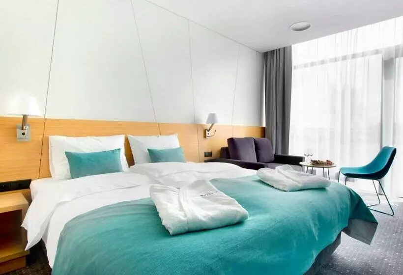 コンフォートルーム, Regatta Hotel Restauracja Spa