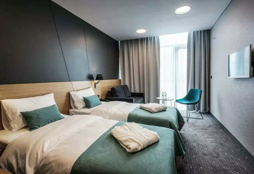コンフォートルーム, Regatta Hotel Restauracja Spa