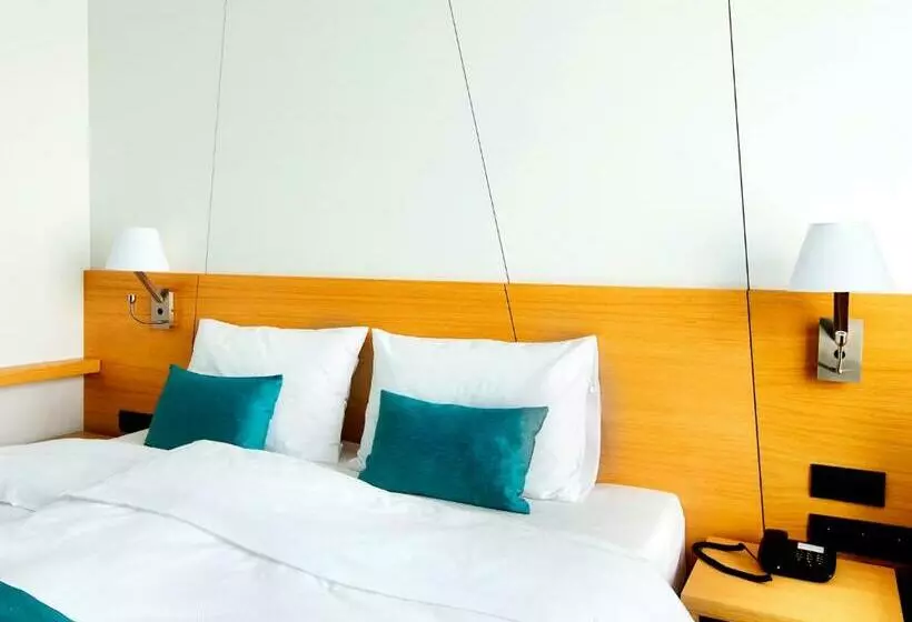 コンフォートルーム, Regatta Hotel Restauracja Spa