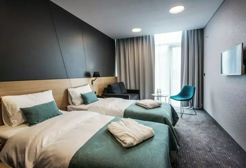コンフォートルーム, Regatta Hotel Restauracja Spa