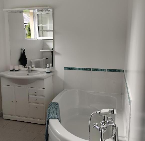 غرفة قياسية مع حمام خارجي, Ecluse De L Ile