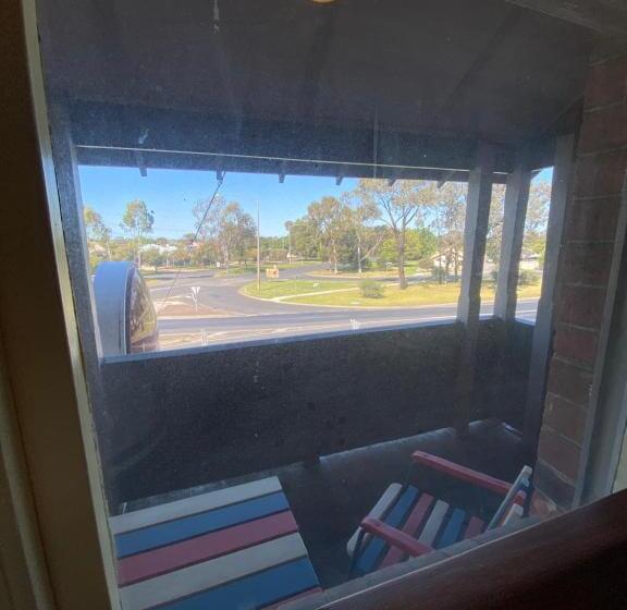 جناح إدارى, Commercial Hotel Kaniva