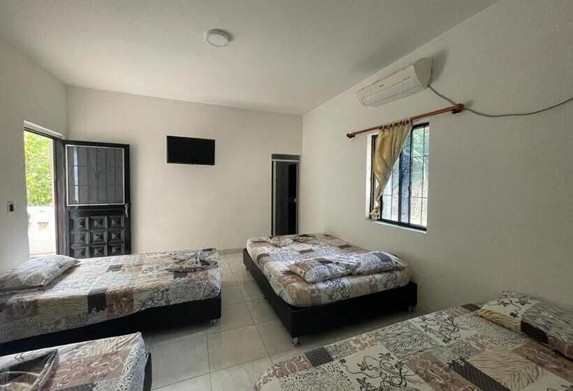 Семейный Номер, Club Campestre El Despertar De Las Aves