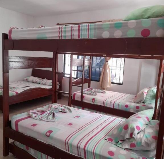 חדר משפחתי, Club Campestre El Despertar De Las Aves