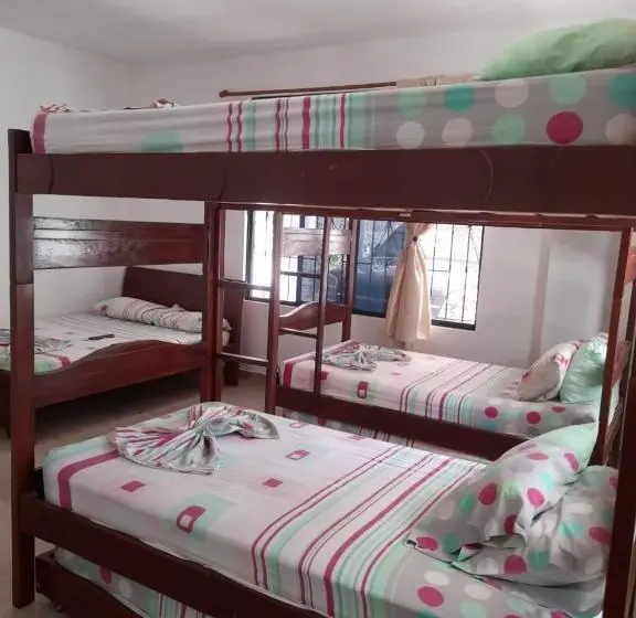 Perhehuone, Club Campestre El Despertar De Las Aves