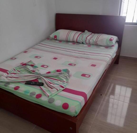 חדר משפחתי, Club Campestre El Despertar De Las Aves