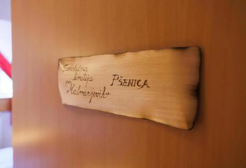 اتاق استاندارد, Domačija Malnarjevi