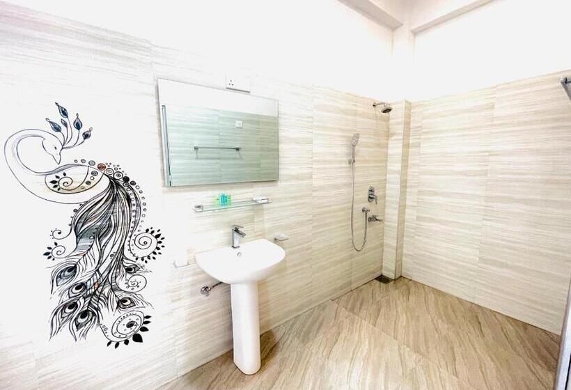 デラックストリプルルーム, Ismattha