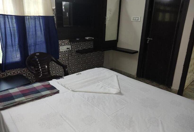 Номер Economy, Karthikeya Residency