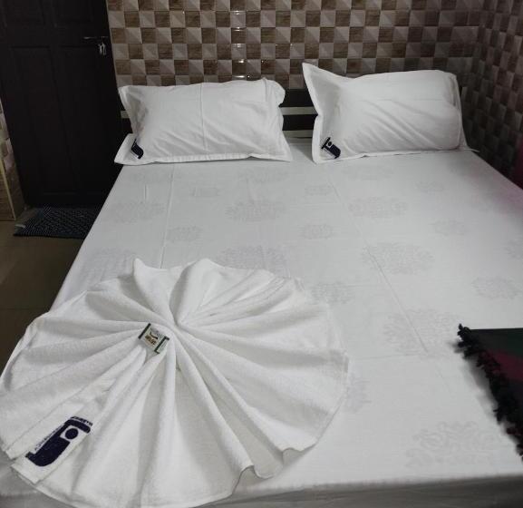 Номер Deluxe, Karthikeya Residency