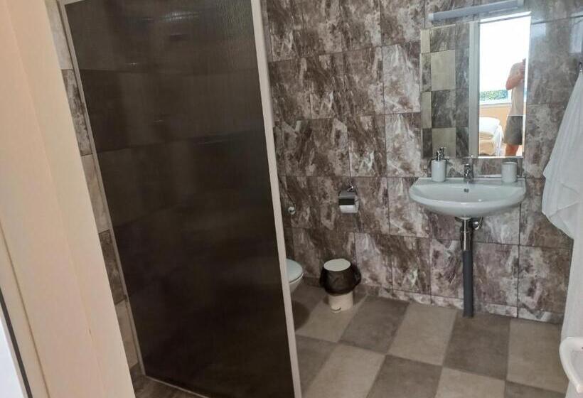 Standardrum, стаи за гости Toda