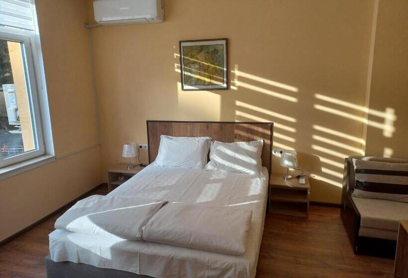 Standardrum, стаи за гости Toda