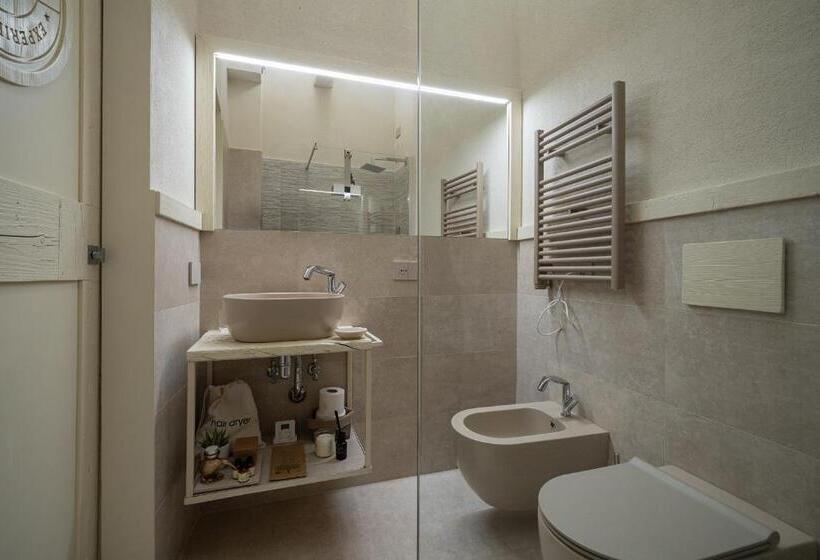 디럭스 룸, Nz Home