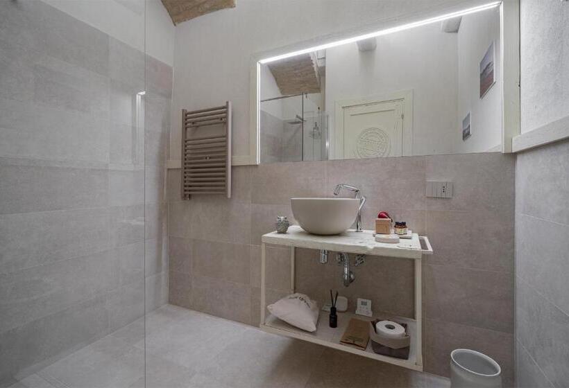 수피리어 룸, Nz Home