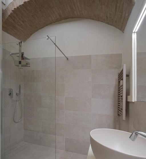 수피리어 룸, Nz Home