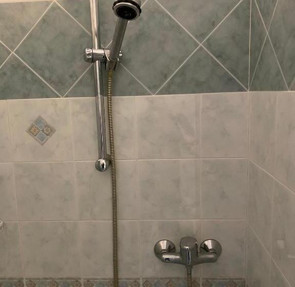 غرفة قياسية فردية, The Allsun