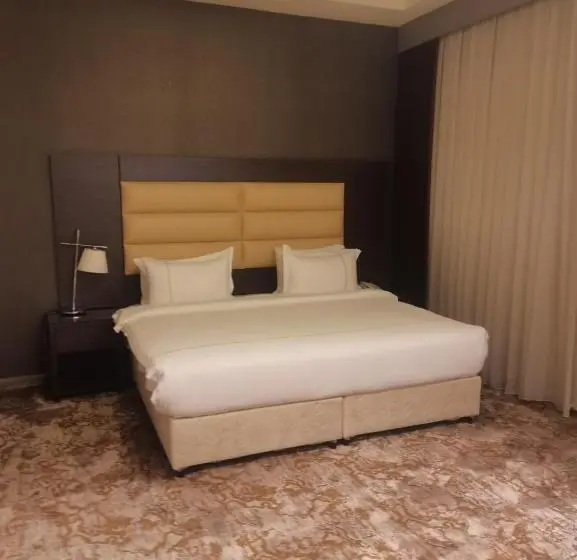 سوییت, فندق دان البلاتيني