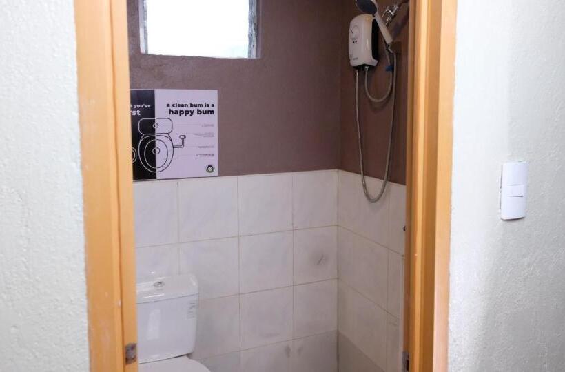 Кровать в Общей Комнате, Mad Monkey Siquijor