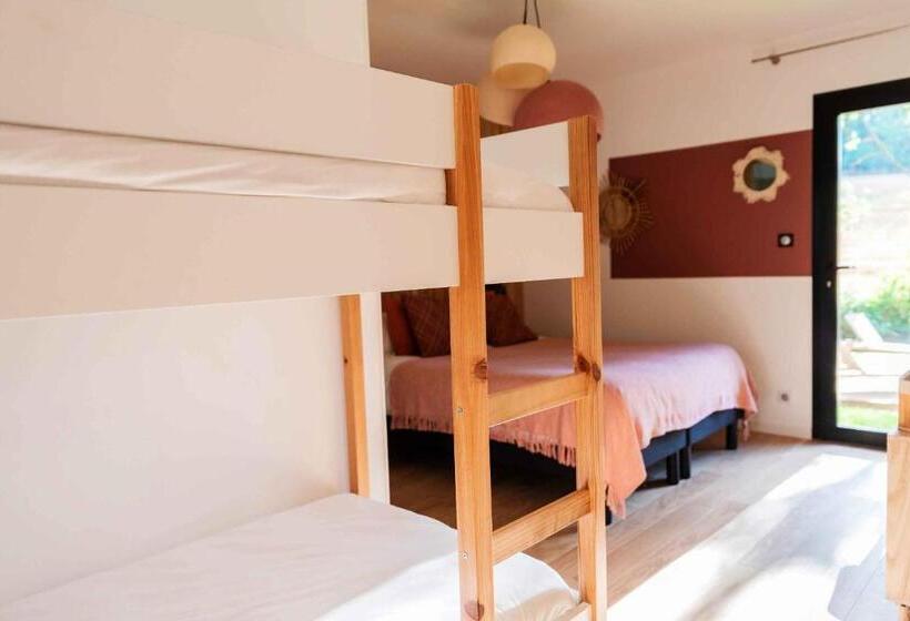 패밀리 룸, Dans Les Arbres