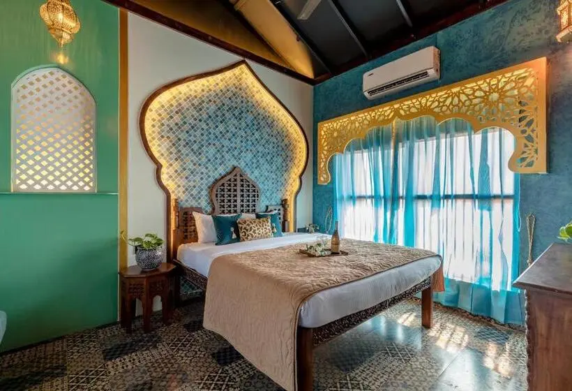 デラックスルーム, Dio Regaalo Theme Resort, Ratnagiri
