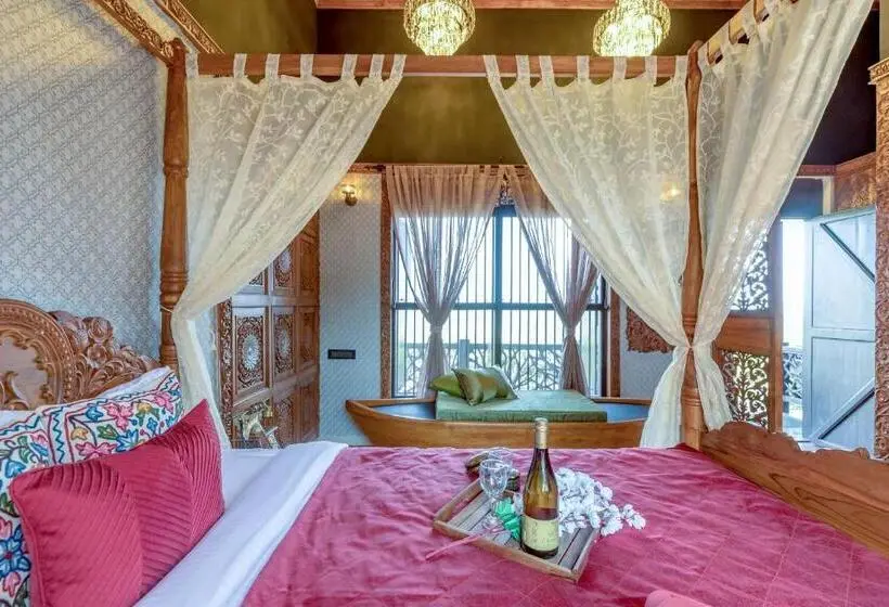 スーペリアールーム, Dio Regaalo Theme Resort, Ratnagiri