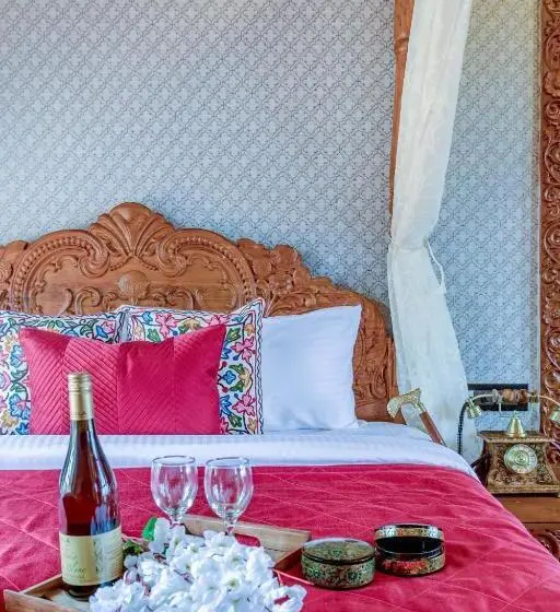 スーペリアールーム, Dio Regaalo Theme Resort, Ratnagiri