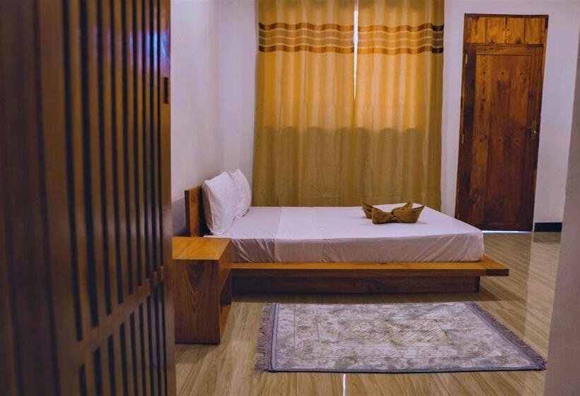 バルコニー付きデラックスルーム, Bustani Lodge