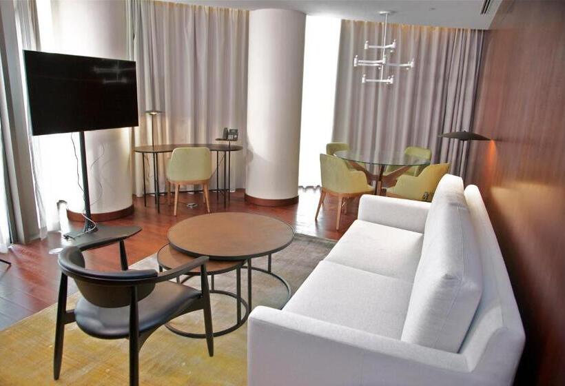 سوییت اجرایی, Continental Horizonte