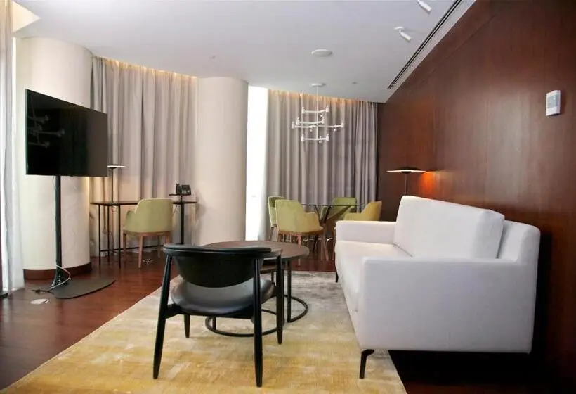 Executive Suite, Continental Horizonte