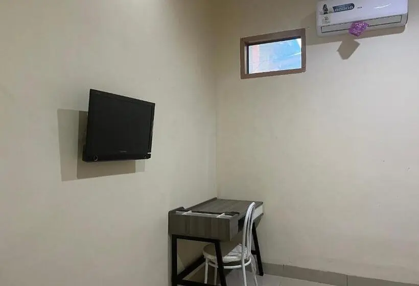 スタンダードルーム, Oyo 93074 Wisma Aliyah