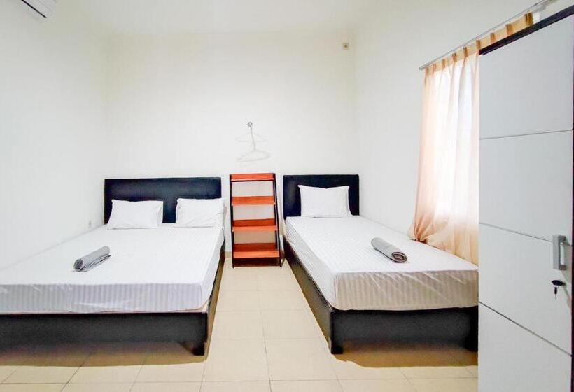 Семейный Номер, Urbanview Ava Guest House Goa Gong