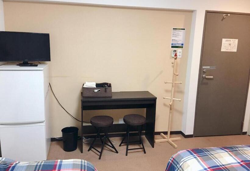 Habitació Estàndard, Yuni Star Club