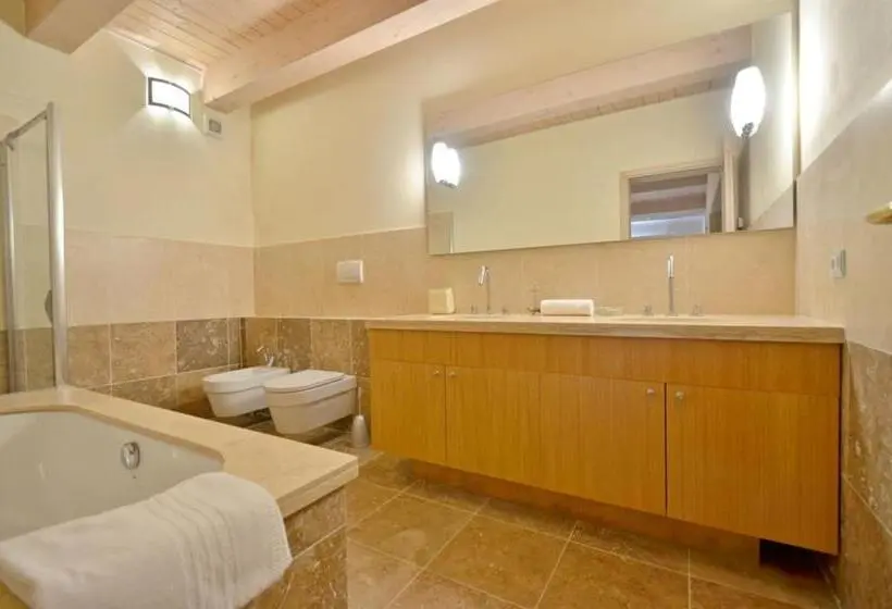 スリーベッドルーム　ヴィラ, Luxury Resort With Swimming Pool In The Tuscan Countryside, Villas On The Ground Floor With Private