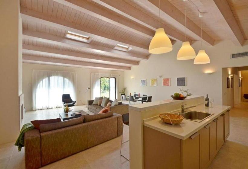 וילה בת 3 חדרי שינה, Luxury Resort With Swimming Pool In The Tuscan Countryside, Villas On The Ground Floor With Private