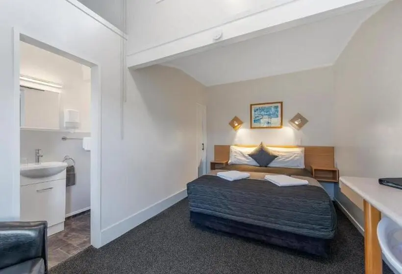 استودیوی استاندارد, Central Inn Taupo