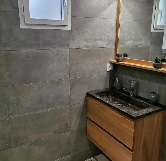 スタンダード４人部屋, Logement Cosy Avec Piscine Et Jacuzzi Privatifs 4 étoiles
